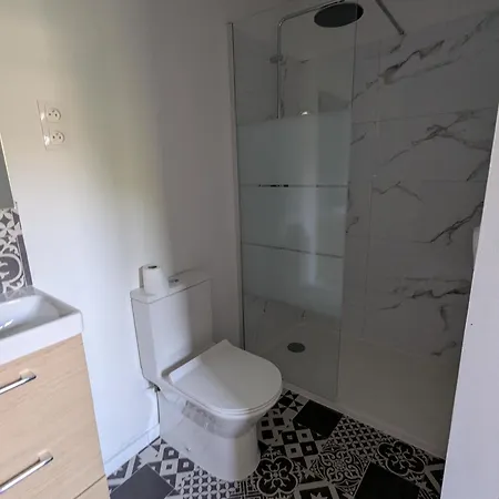 Detente Et Calme Proche Bassin *