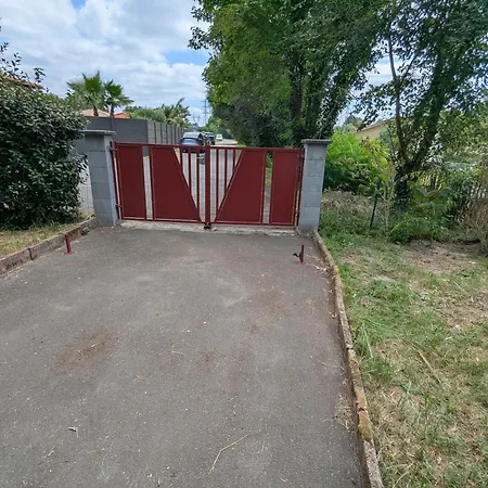 Detente Et Calme Proche Bassin *